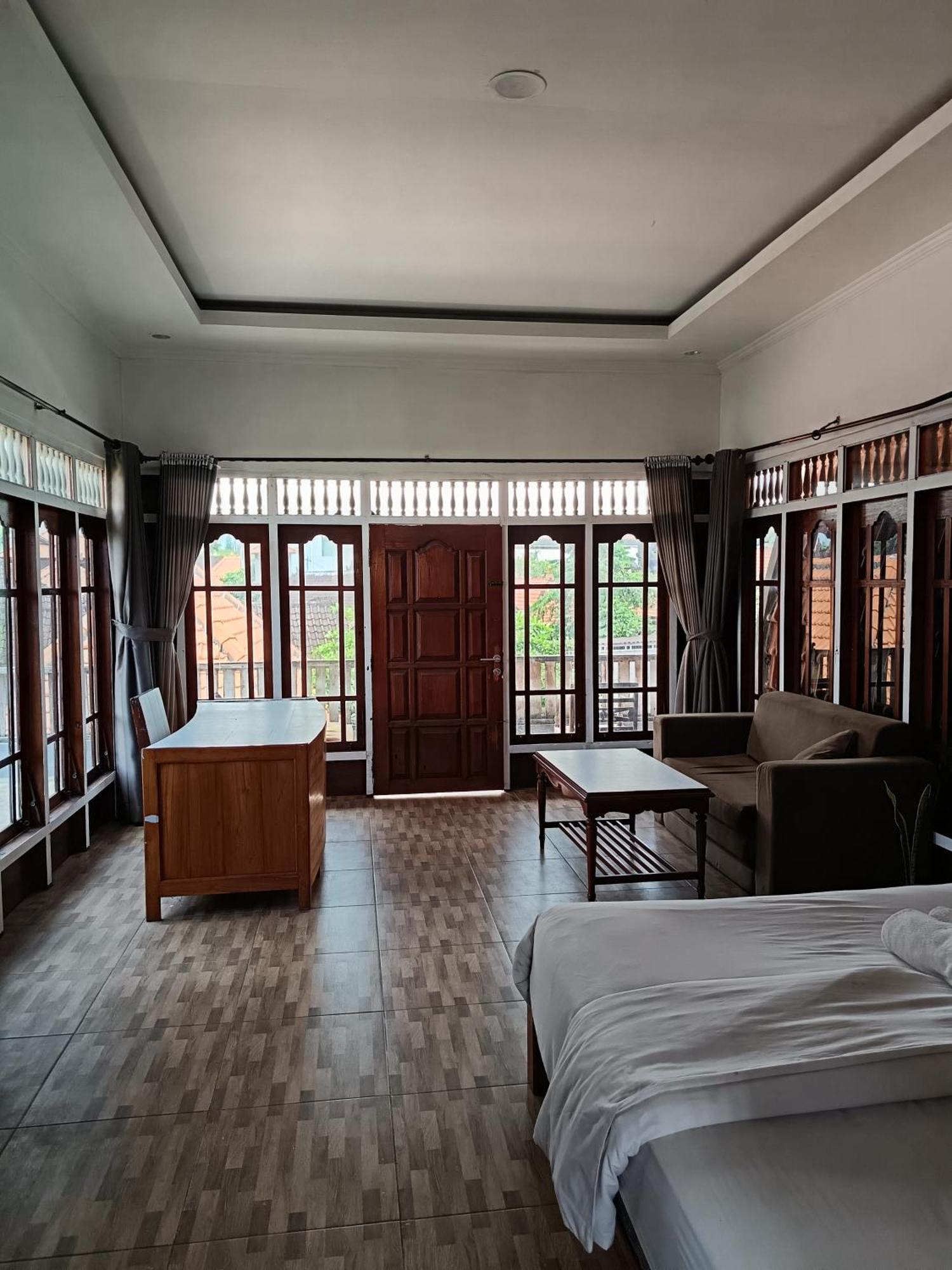Wisma tamu Urban Jungle House Bali Canggu (Bali)